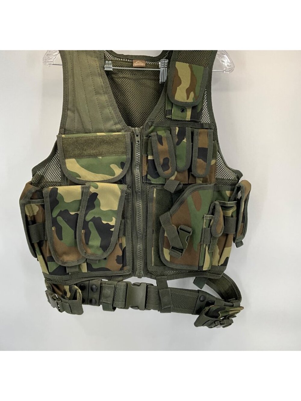 Tactical Camouflage Vest With Adjustable Straps & Multiple Pockets By Red Rock